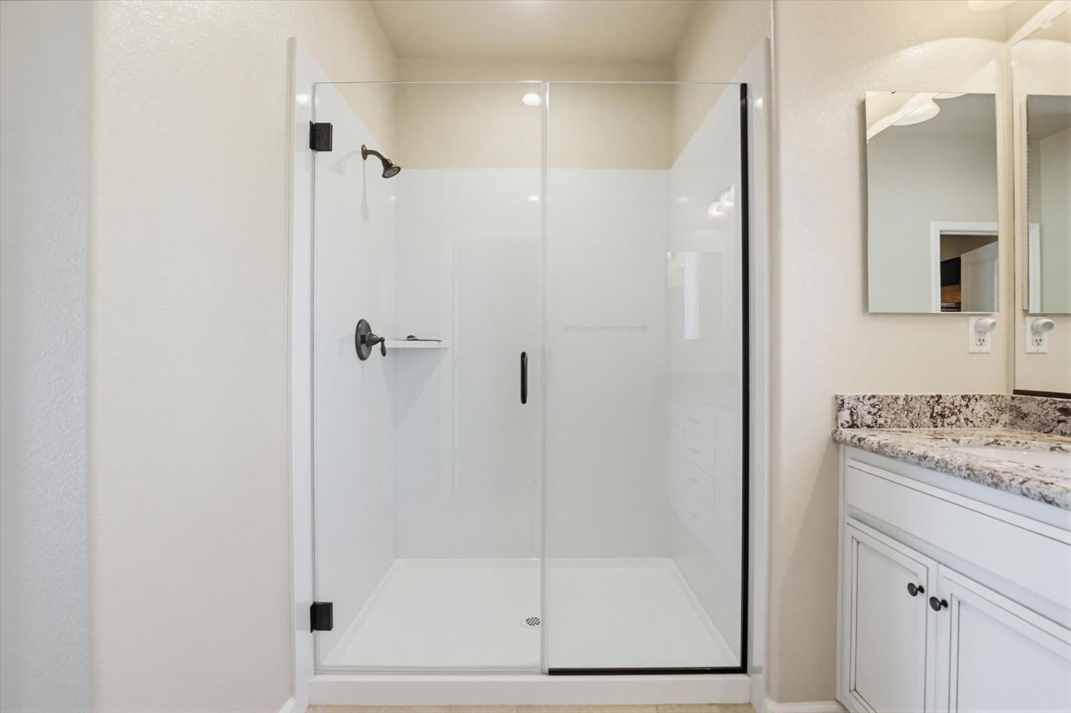 21456 Rucker Court Grass Valley, CA 95949 - Photo 41 of 74 a bathroom with a shower