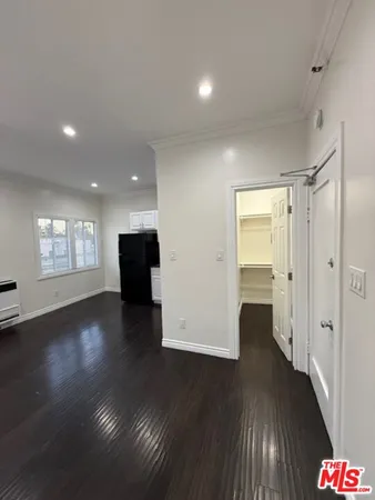 $1,395 | 334 North Heliotrope Drive, Unit 309, Los Angeles, CA 90004