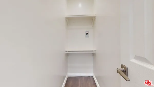 $1,195 | 334 North Heliotrope Drive, Unit 309, Los Angeles, CA 90004