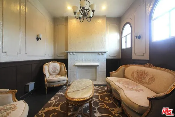 $1,195 | 334 North Heliotrope Drive, Unit 309, Los Angeles, CA 90004
