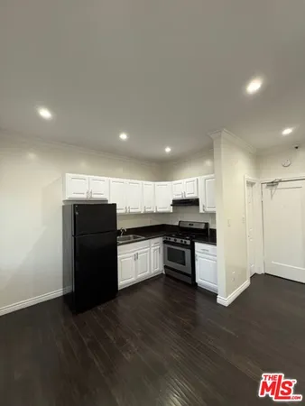 $1,395 | 334 North Heliotrope Drive, Unit 309, Los Angeles, CA 90004