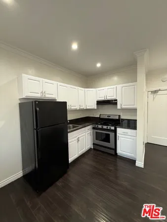 $1,395 | 334 North Heliotrope Drive, Unit 309, Los Angeles, CA 90004