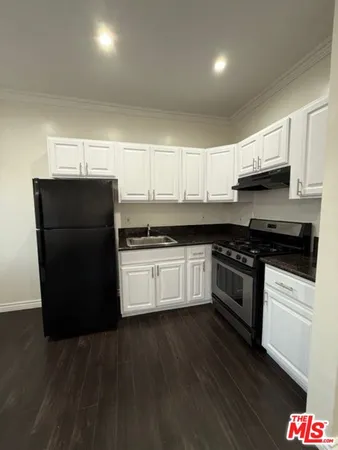 $1,395 | 334 North Heliotrope Drive, Unit 309, Los Angeles, CA 90004