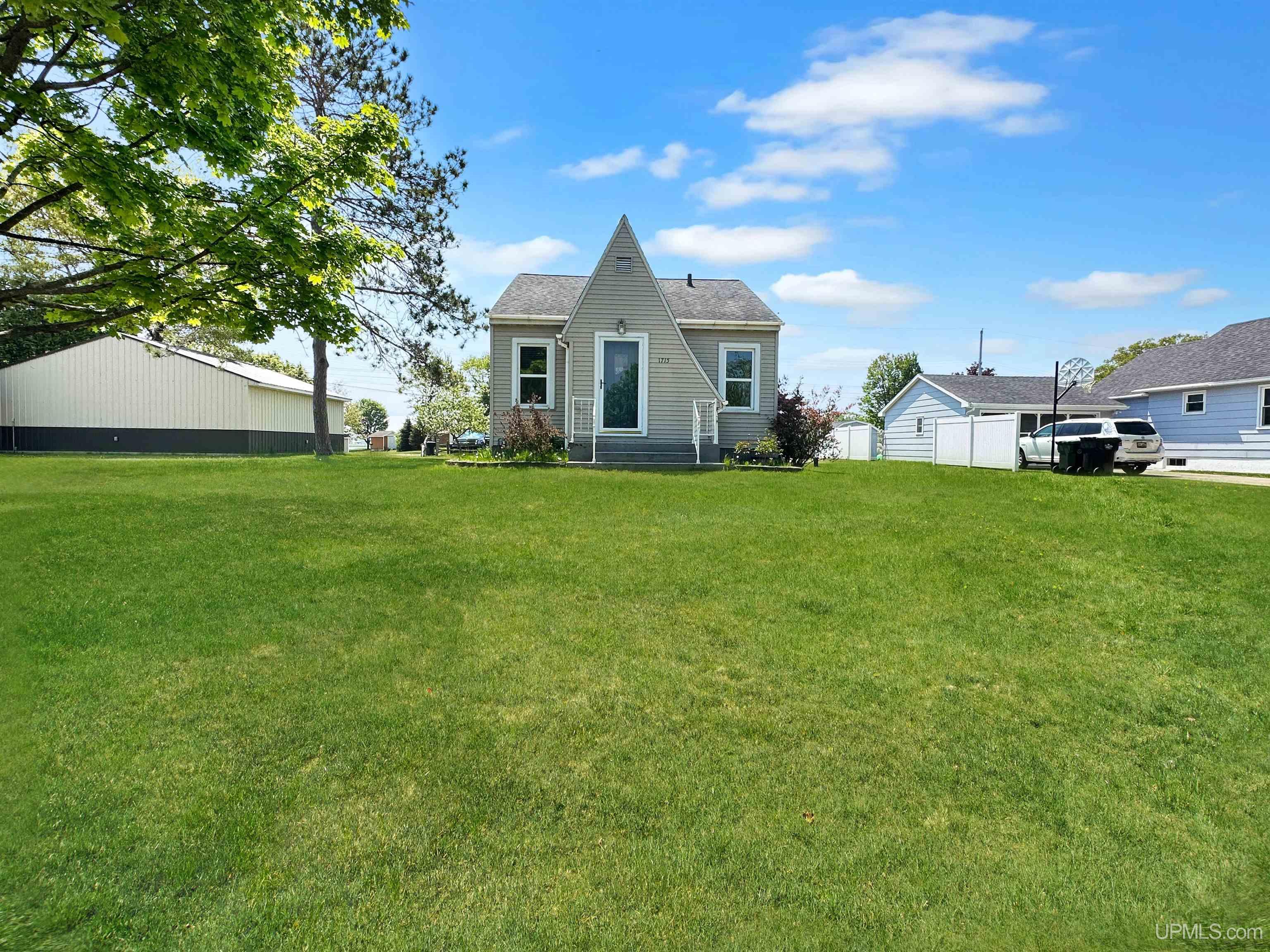 1715 South 22nd Street Escanaba, MI 49829 - Photo 12 of 17