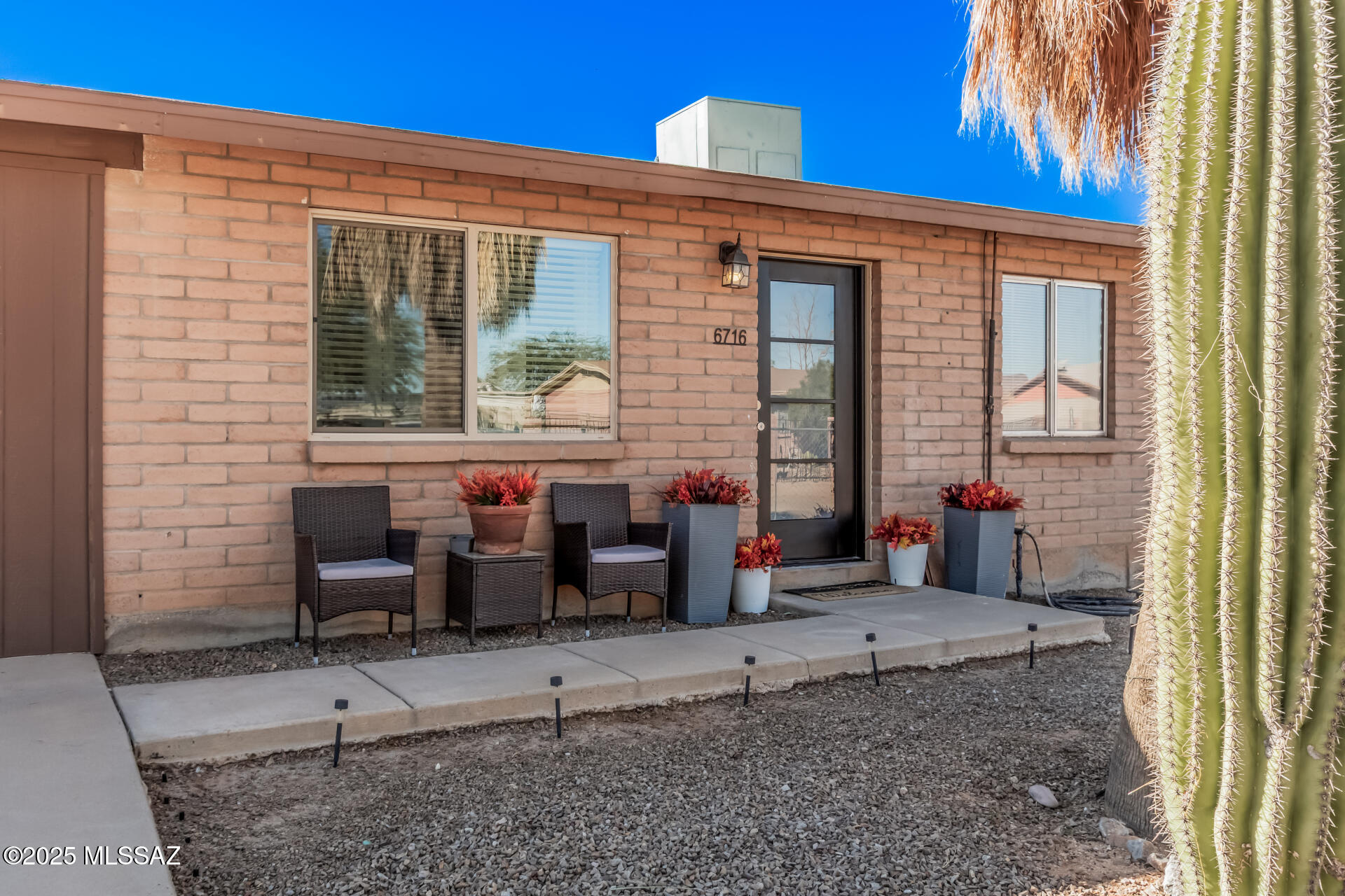 6716 South Draper Road Tucson, AZ 85757 - Photo 4 of 27 Gallery Image 4