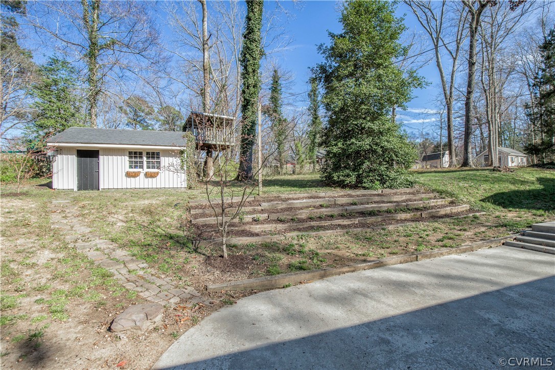 3921 Wakefield Road Richmond, VA 23235 - Photo 47 of 50 front view of house with a yard