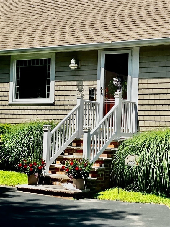 61 Barnstable Road Hull, MA 02045 - Photo 3 of 28 Gallery Image 3