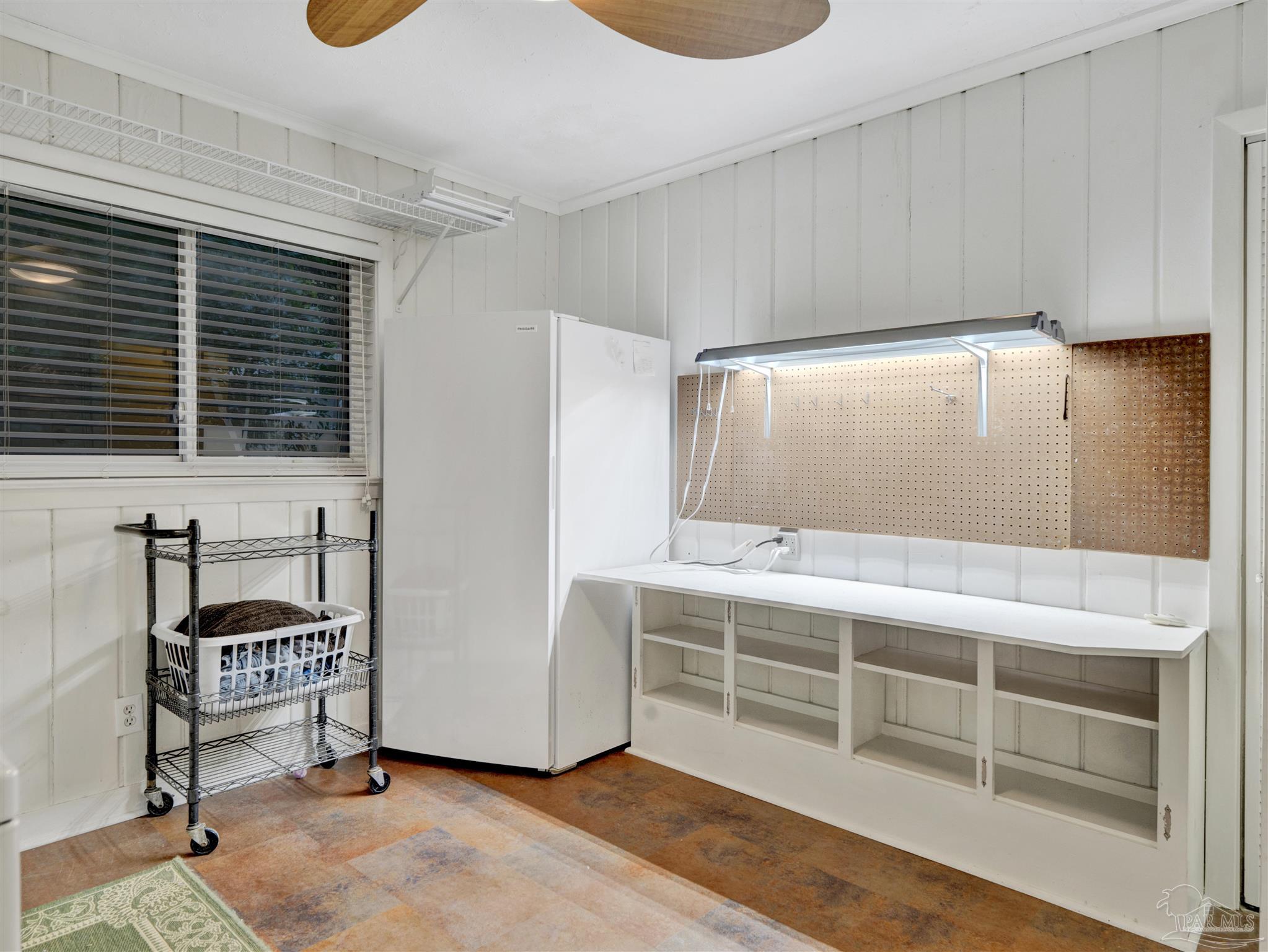 111 Euclid Road Pensacola, FL 32503 - Photo 21 of 34 a room with furniture and window