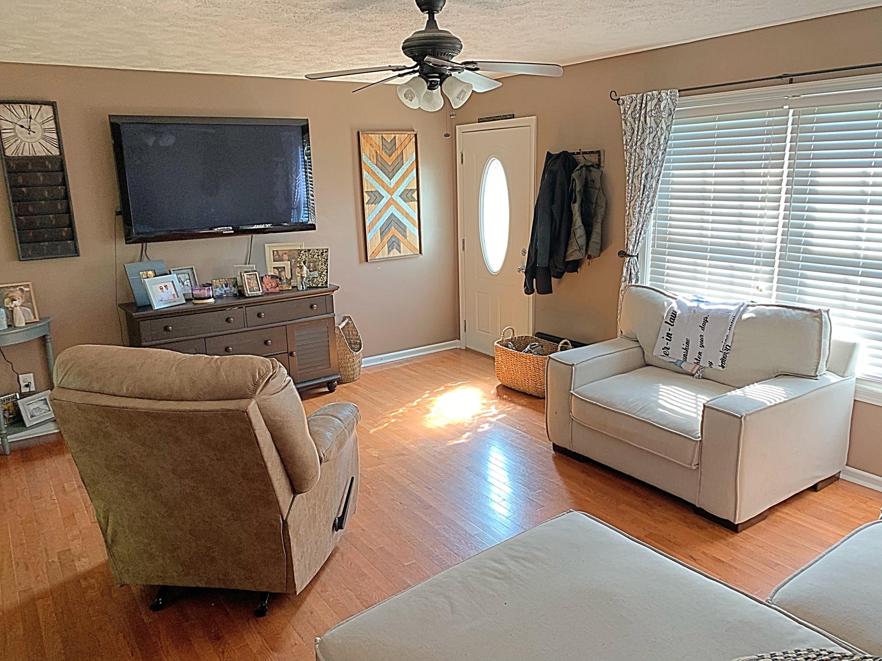 801 Ledbetter Road Rocky Mount, VA 24151 - Photo 8 of 17 Living Area