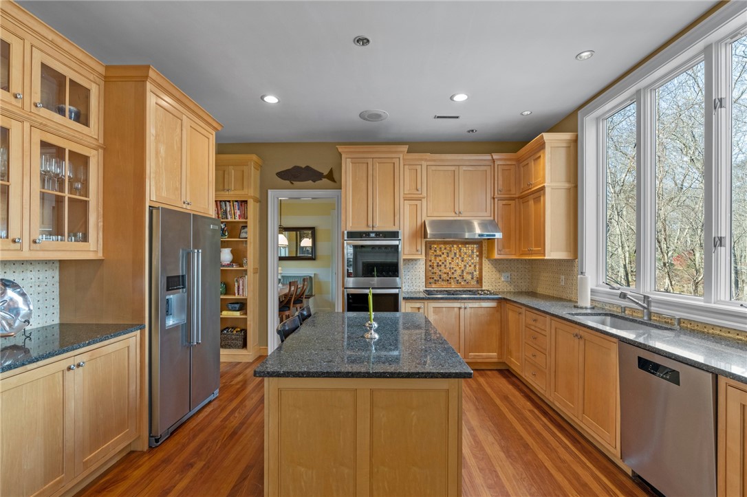 1249 S Road East Greenwich, RI 02818 - Photo 9 of 41 Gallery Image 9