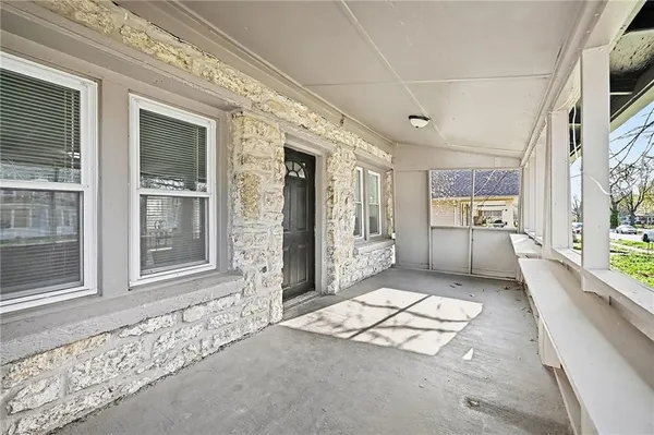 $200,000 | 410 East Kansas Avenue, Independence, MO 64050