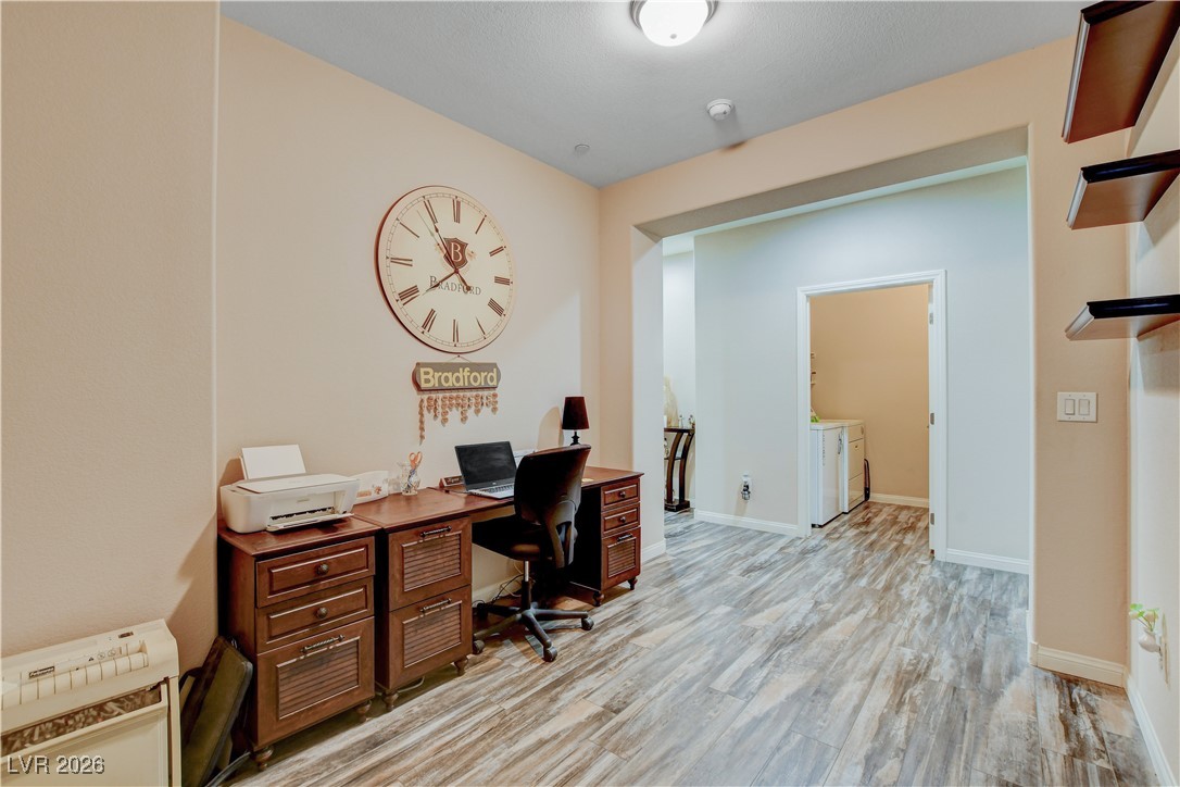 964 Cutter Street Henderson, NV 89011 - Photo 27 of 52 Could be office, den, spare bedroom #5 or library, gym, lots of possibilities.