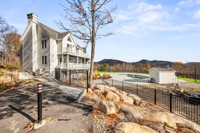 $1,750,000 | 24 North Ledge Road, Bartlett, NH 03838