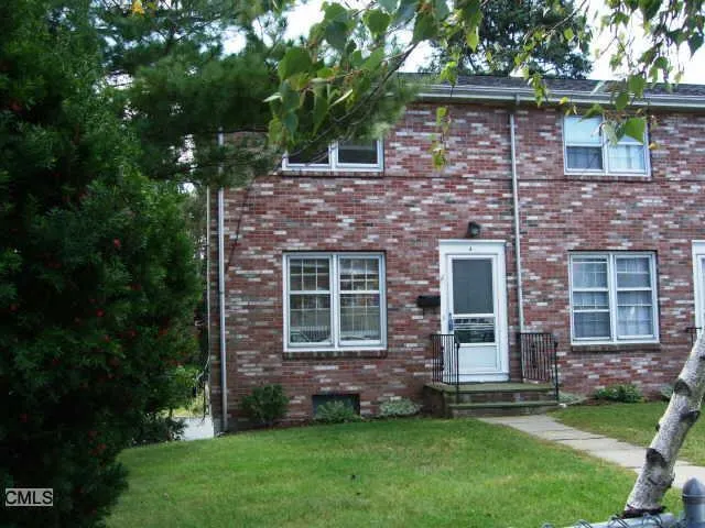 $3,200 | 4 Elmwood Street, Stamford, CT 06902