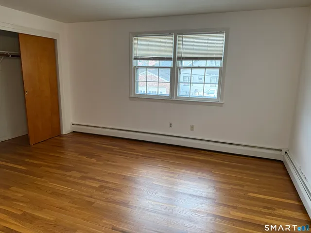 $3,200 | 4 Elmwood Street, Stamford, CT 06902