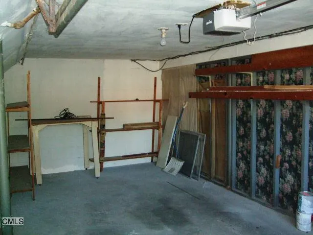 $3,200 | 4 Elmwood Street, Stamford, CT 06902