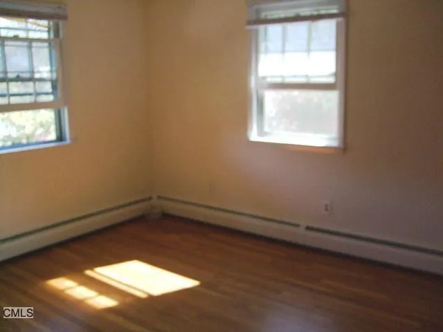 $3,200 | 4 Elmwood Street, Stamford, CT 06902