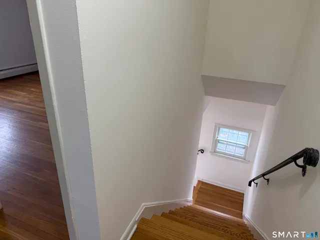 $3,200 | 4 Elmwood Street, Stamford, CT 06902