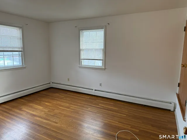 $3,200 | 4 Elmwood Street, Stamford, CT 06902