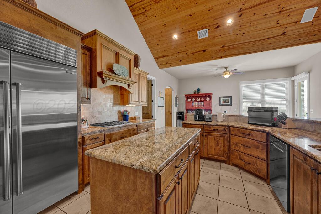 7701 Canyon Bend Road Amarillo, TX 79118 - Photo 20 of 67 kitchen 3