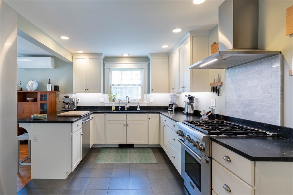 66 Maynard Road Northampton, MA 01060 - Photo 20 of 36 Gallery Image 20