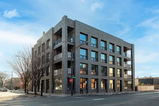 $1,300,000 | 466 North Paulina Street, Unit PH401, Chicago, IL 60622