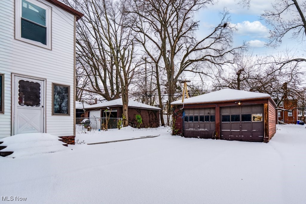 13526 Cedar Road Cleveland, OH 44118 - Photo 4 of 47
