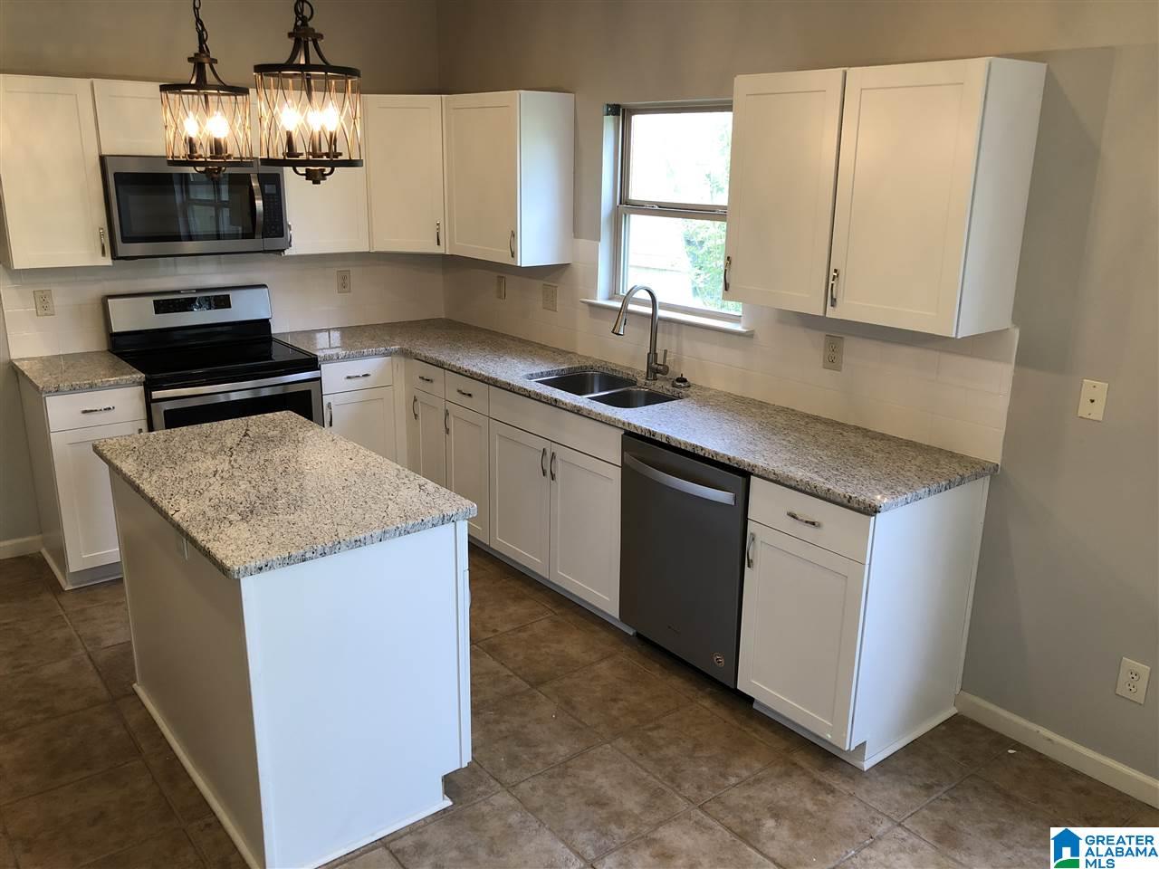 1056 Riviera Drive Calera, AL 35040 - Photo 4 of 28