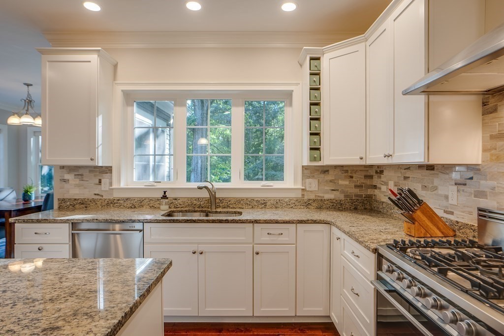 226 Carlisle Road Bedford, MA 01730 - Photo 4 of 34 Gallery Image 4
