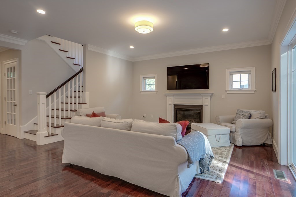 226 Carlisle Road Bedford, MA 01730 - Photo 9 of 34 Gallery Image 9