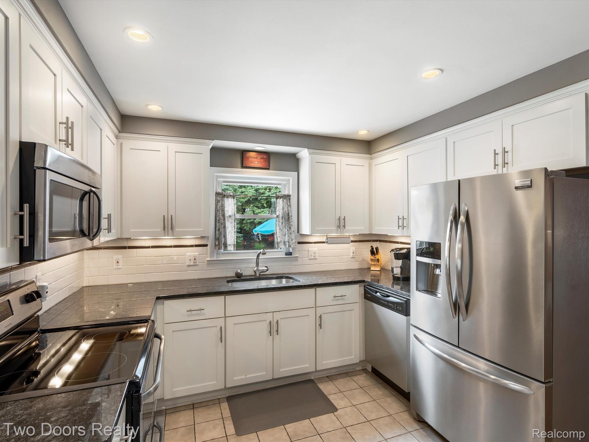1943 Severn Road Grosse Pointe, MI 48236 - Photo 12 of 29 All Stainless Appliances Stay.