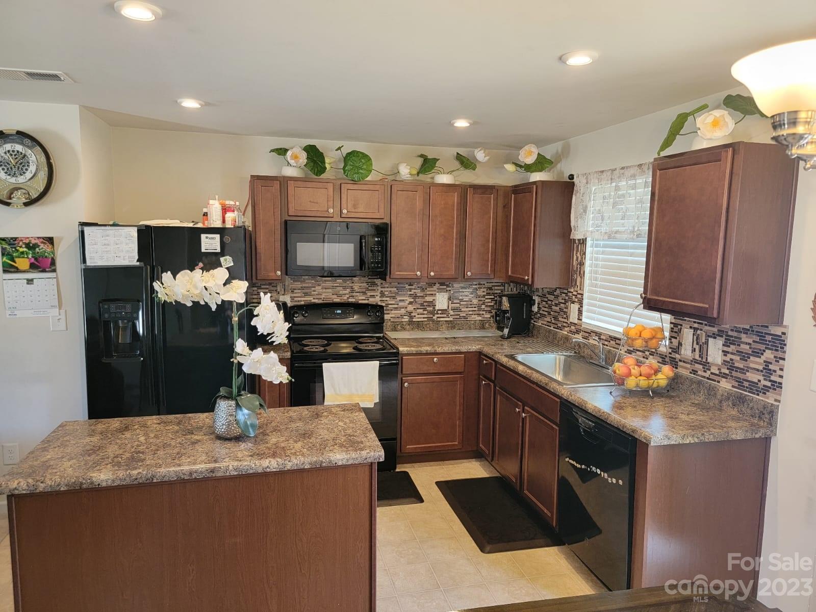 7505 Irwin Road Charlotte, NC 28215 - Photo 3 of 22 Gallery Image 3