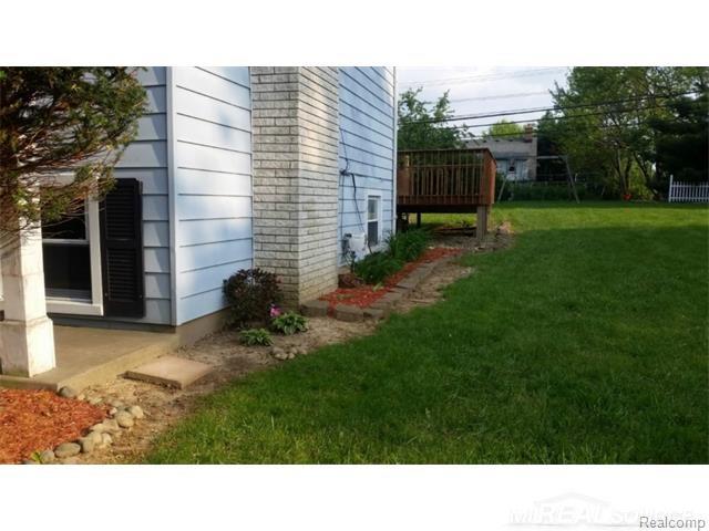 2551 Roseview Drive Rochester Hills, MI 48306 - Photo 8 of 39