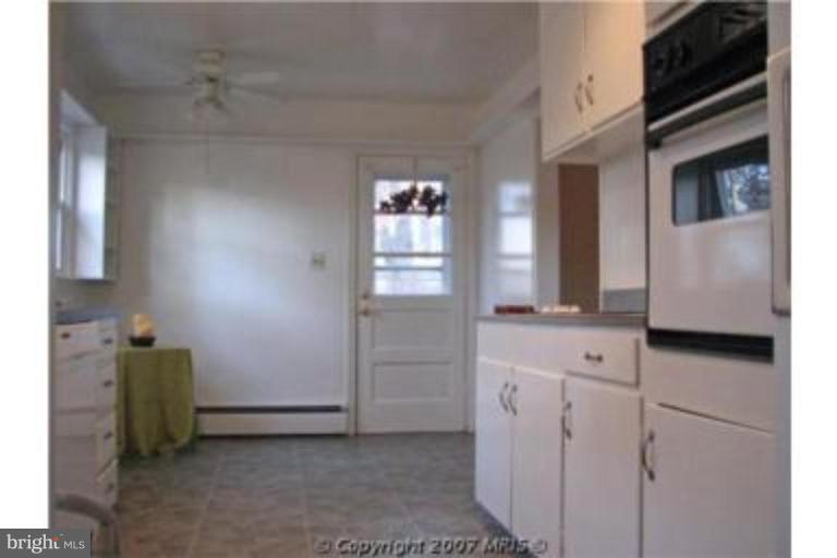 2217 Laurel Ridge Road Vienna, VA 22181 - Photo 4 of 7 Kitchen