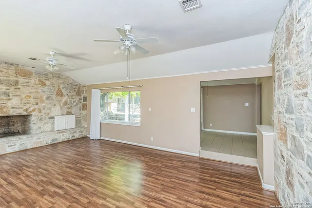 $332,500 | 505 Main, Ingram, TX 78025