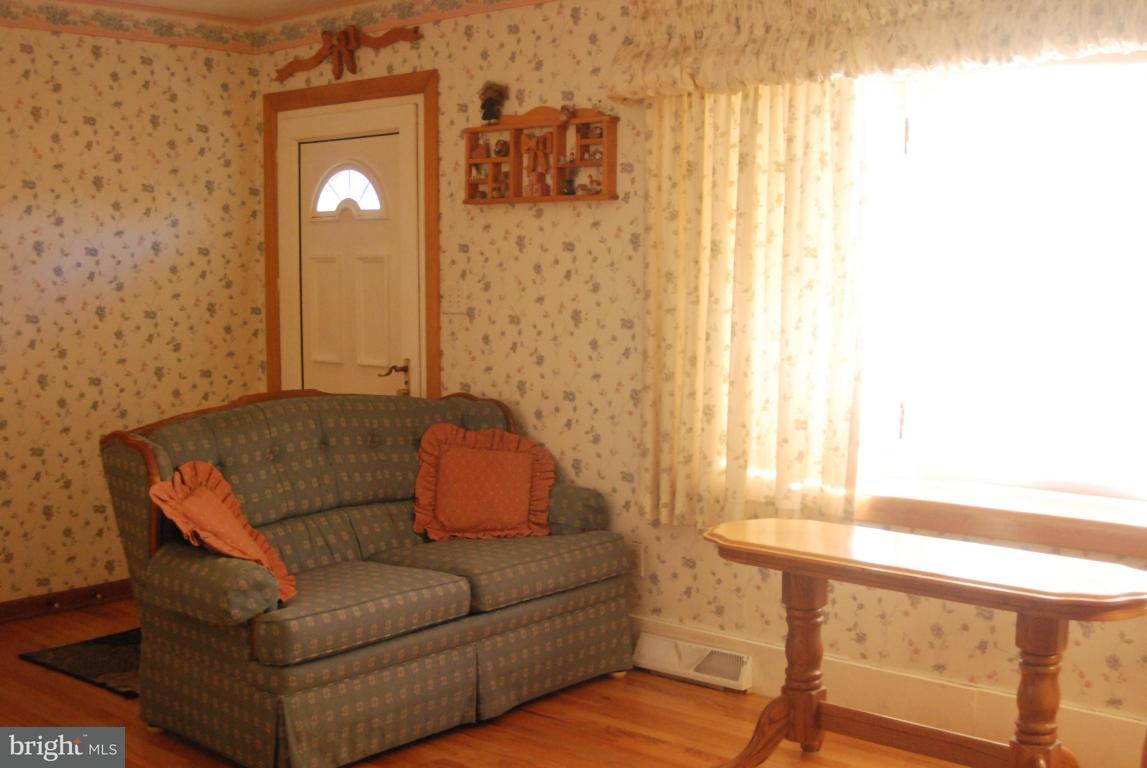 225 Colebrook Road Elizabethtown, PA 17022 - Photo 4 of 19 Gallery Image 4