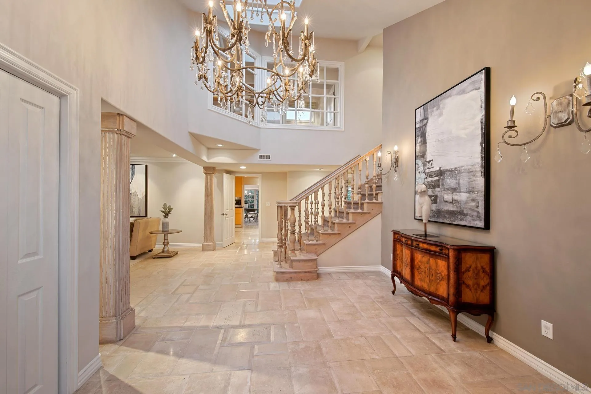 8491 Cliffridge Lane La Jolla, CA 92037 - Photo 15 of 38 a view of entryway