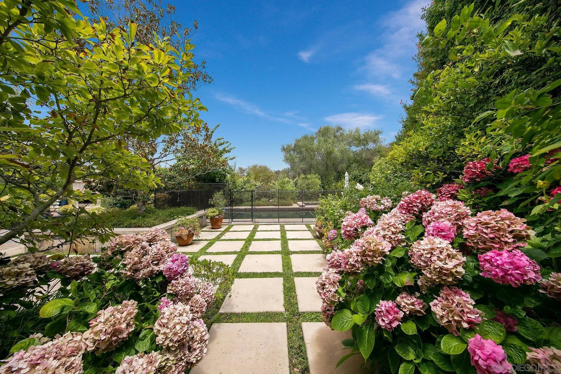 8491 Cliffridge Lane La Jolla, CA 92037 - Photo 20 of 38