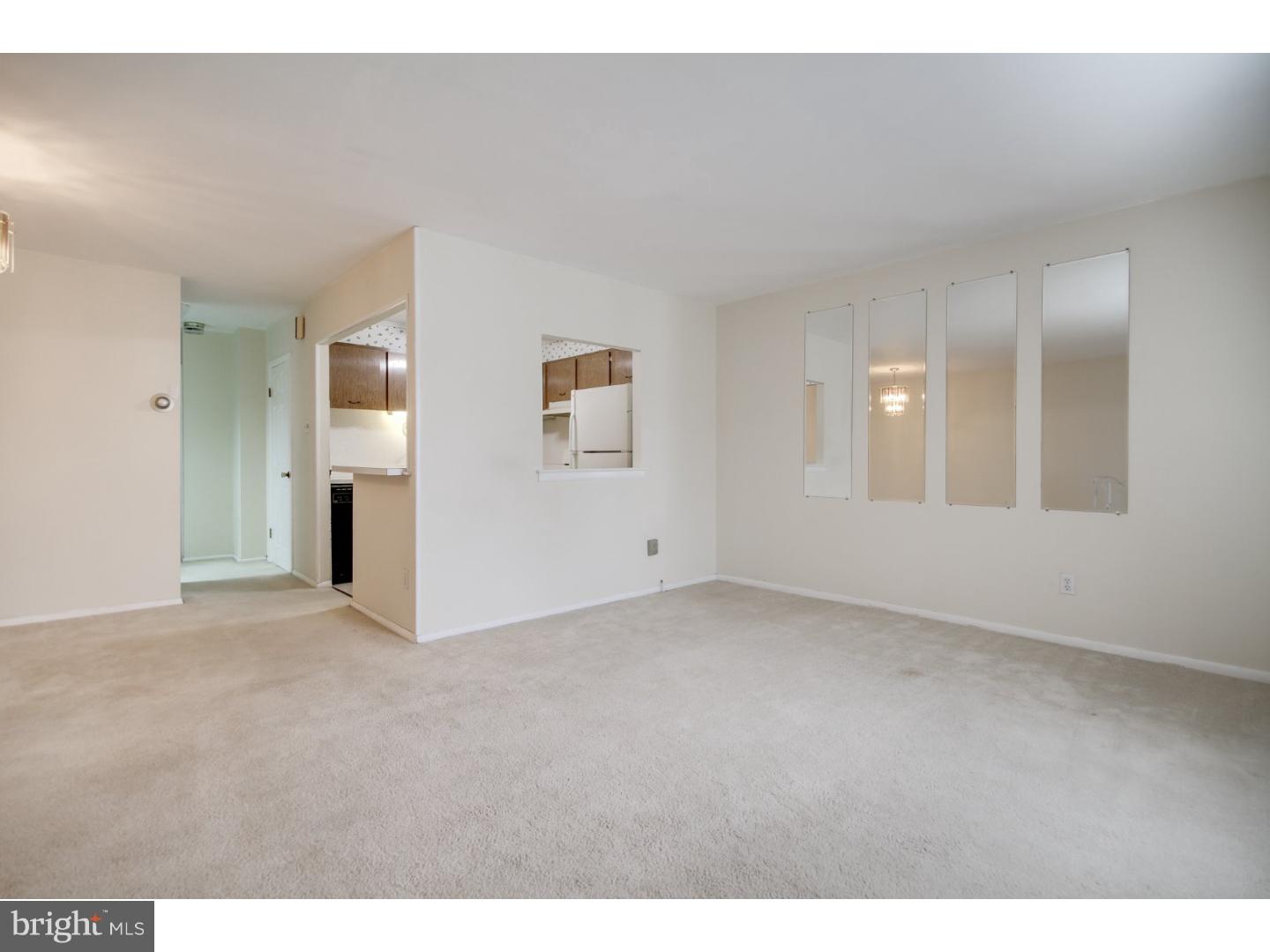 10860 Rayland Road Philadelphia, PA 19154 - Photo 15 of 16 Dining Room