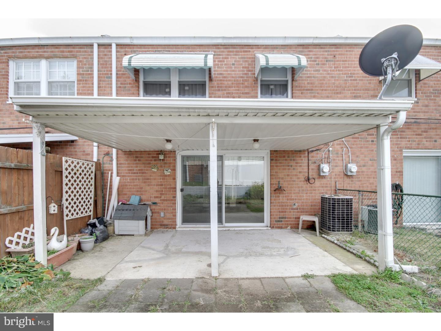 10860 Rayland Road Philadelphia, PA 19154 - Photo 3 of 16 Exterior Back