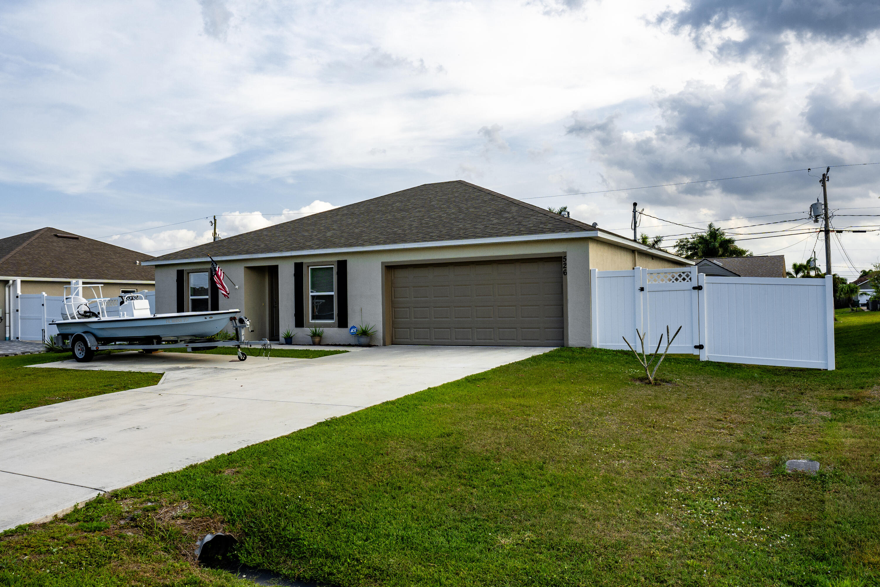 526 Southwest Paar Dr  