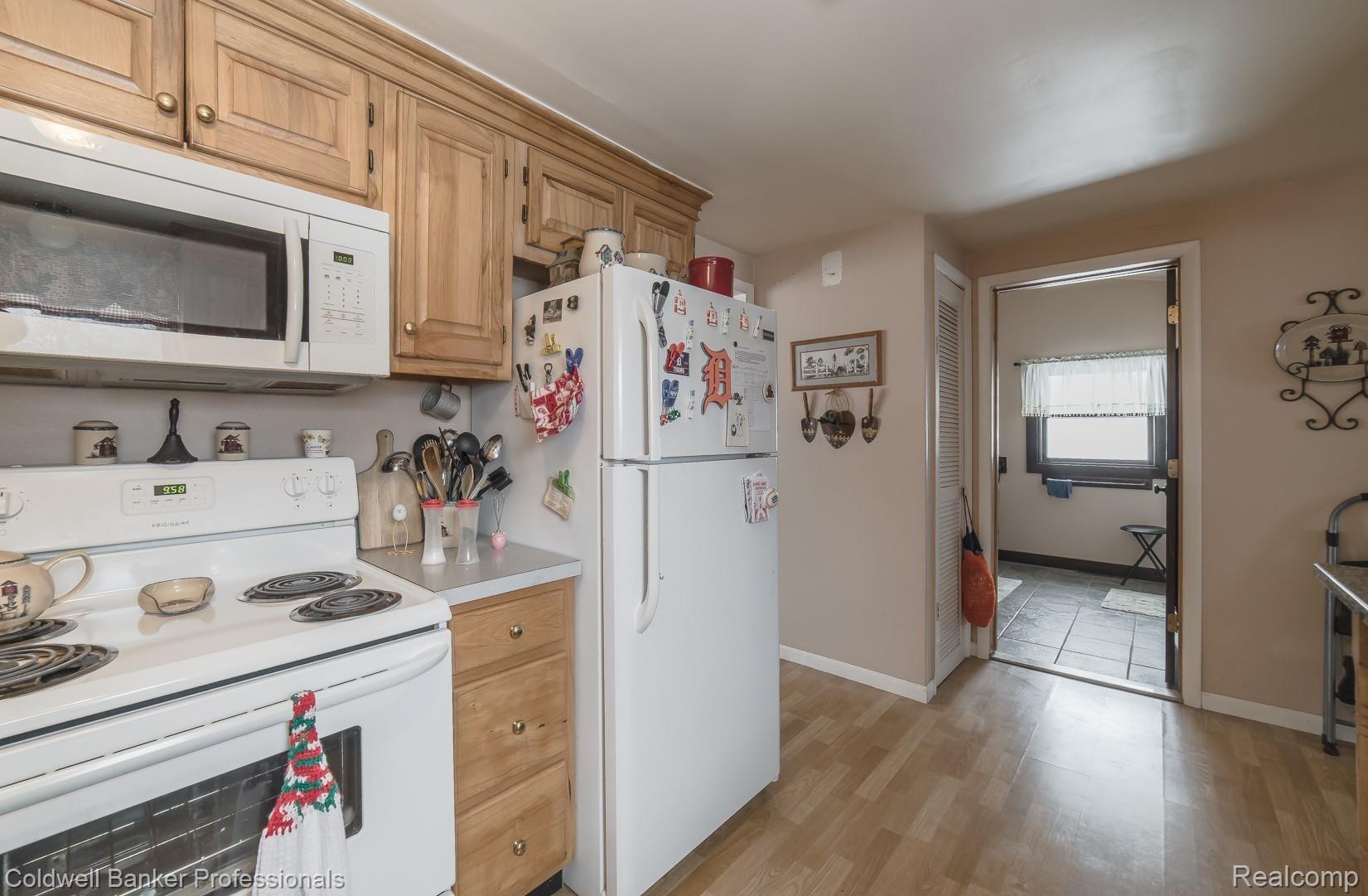 171 South Elba Road Lapeer, MI 48446 - Photo 8 of 26 171 S Elba Rd-9.jpg