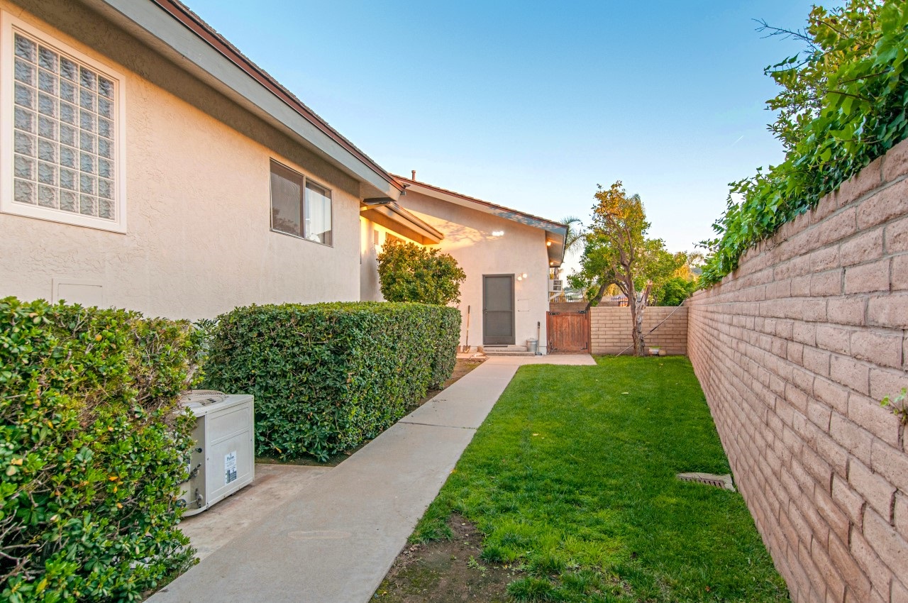 9222 Inverness Road Santee, CA 92071 - Photo 20 of 25