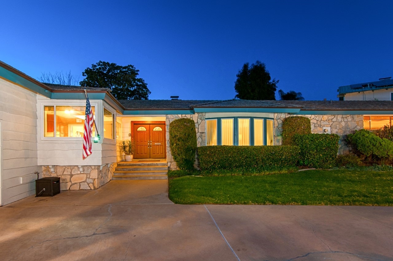 9222 Inverness Road Santee, CA 92071 - Photo 5 of 25