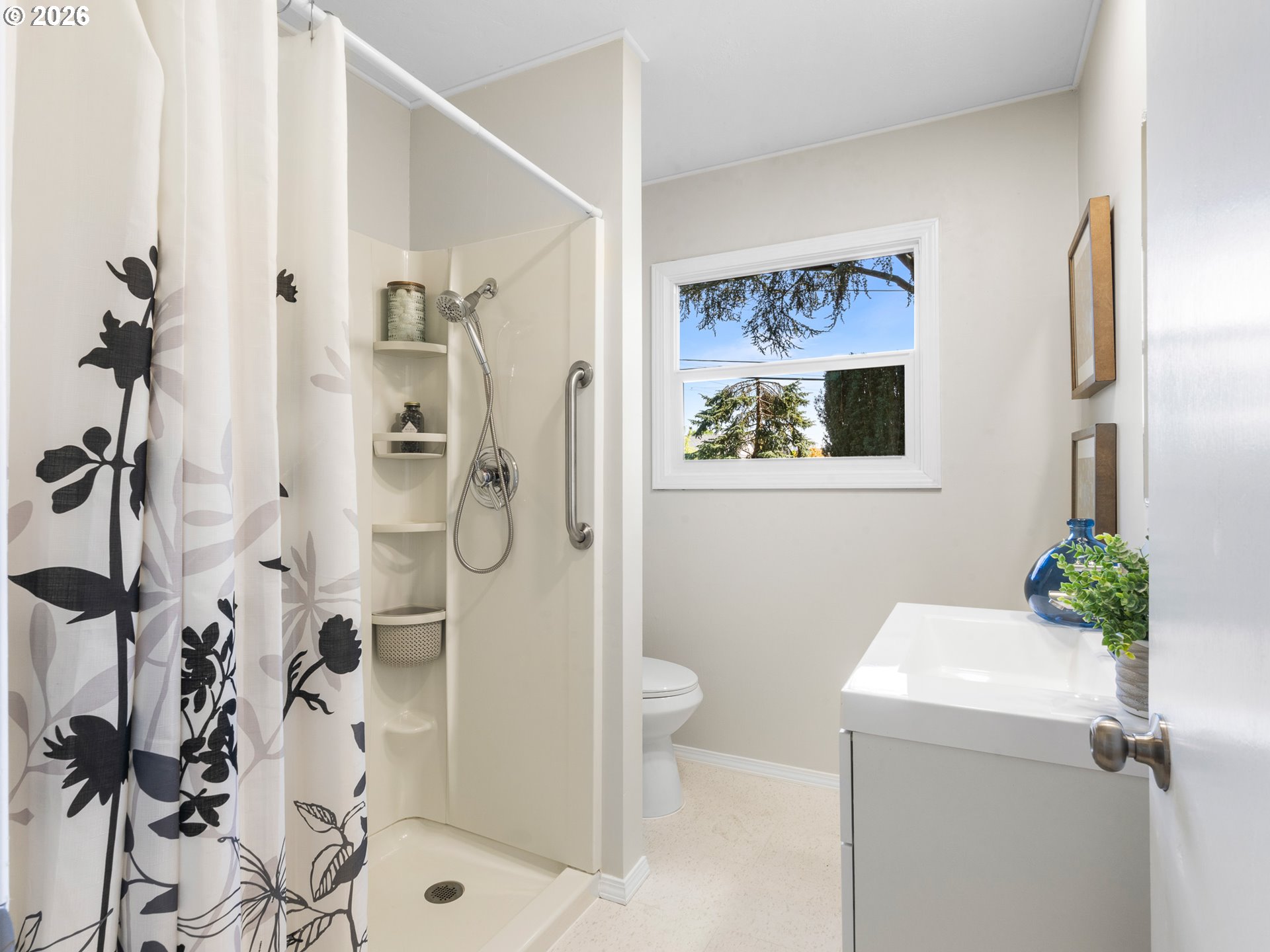 1734 Southeast 150th Avenue Portland, OR 97233 - Photo 10 of 21