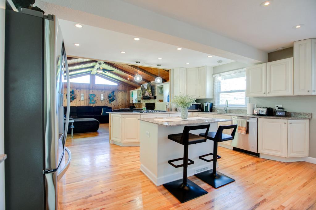 4812 Carleton Road Minnetonka, MN 55343 - Photo 9 of 28 Gallery Image 9