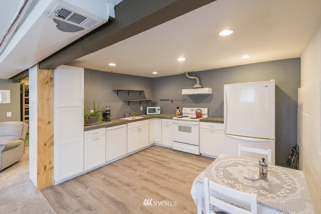 12717 Southeast 189th Street Renton, WA 98058 - Photo 23 of 33 Gallery Image 23