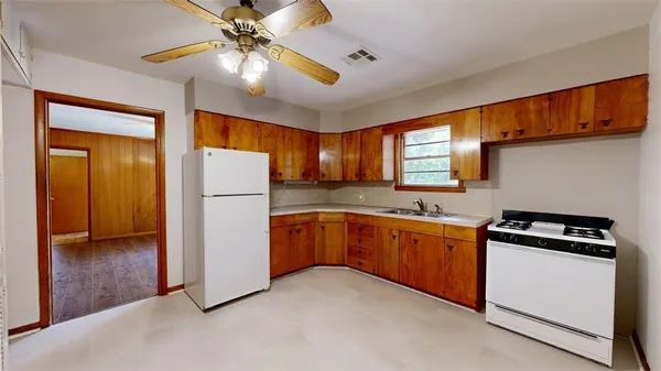 $1,700 | 4304 Aspen Street, Bryan, TX 77801