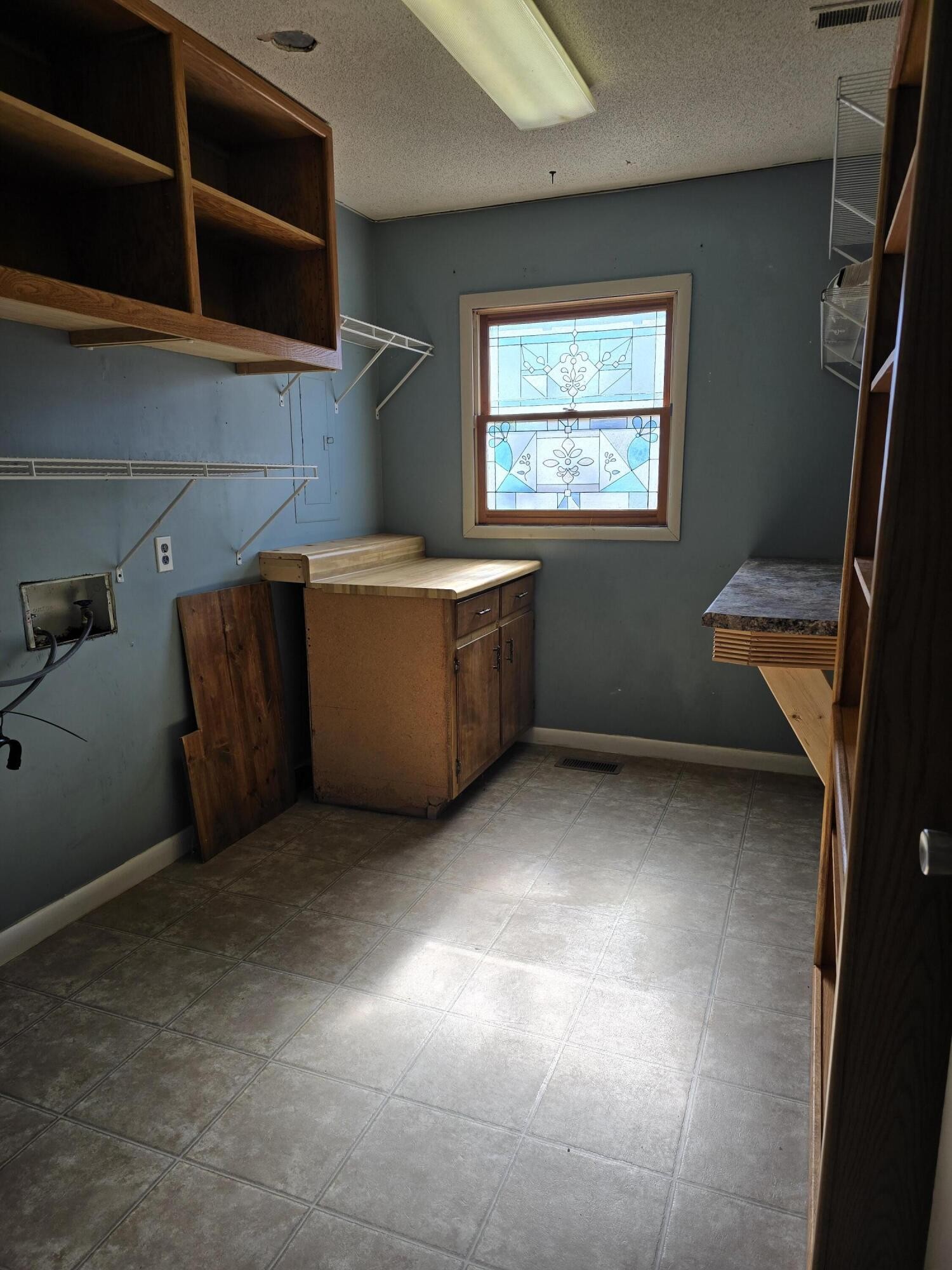6063 Spring Place Road Southeast Cleveland, TN 37323 - Photo 11 of 44 a room with furniture and window