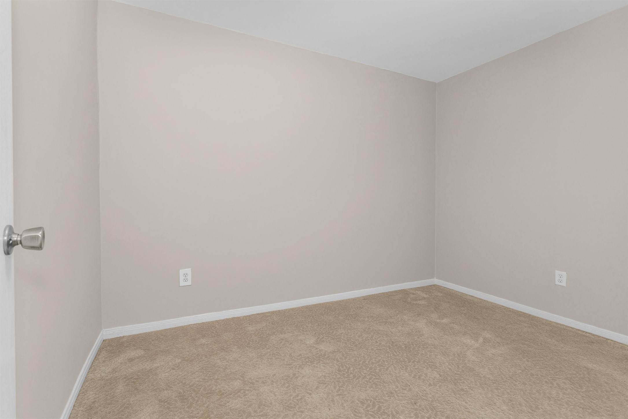 99 Main Street Huntsville, TX 77340 - Photo 28 of 47 2nd bedroom.